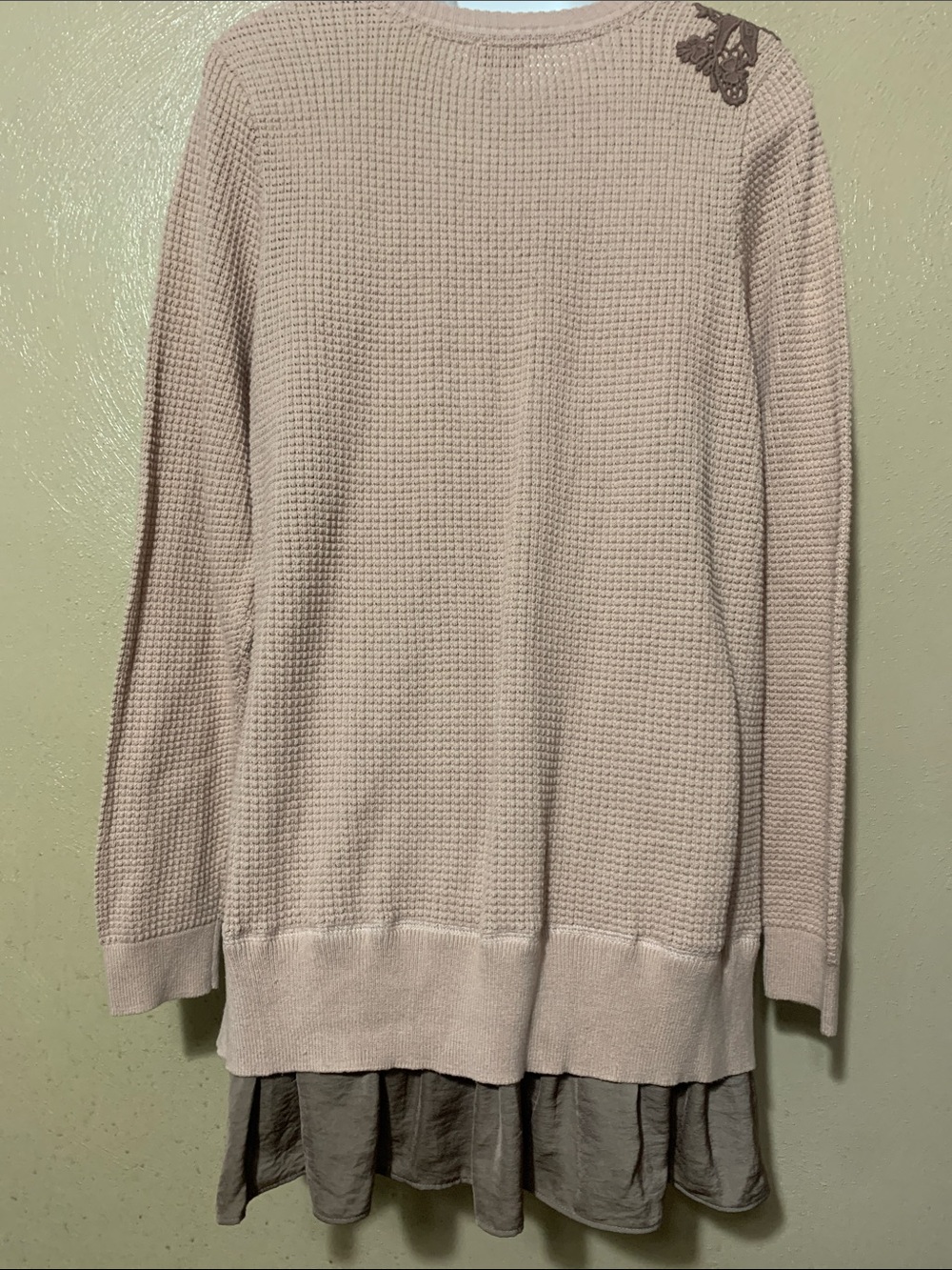 1. LOGO Lavish size L Layered Waffle-Knit Top Floral Applique - Dusty Pink - Picture 3 of 5